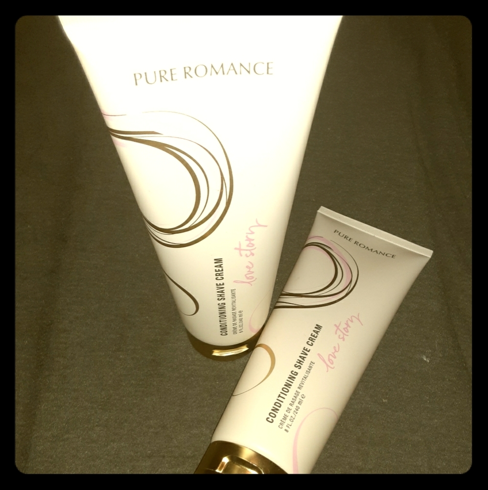 Coochy shave conditioning cream